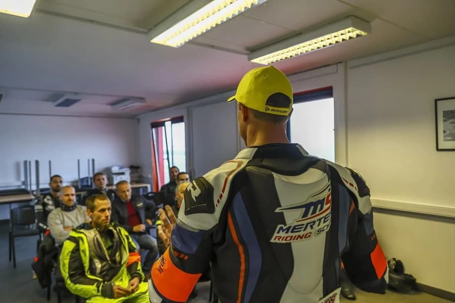 Track initiation – Mertens Riding School